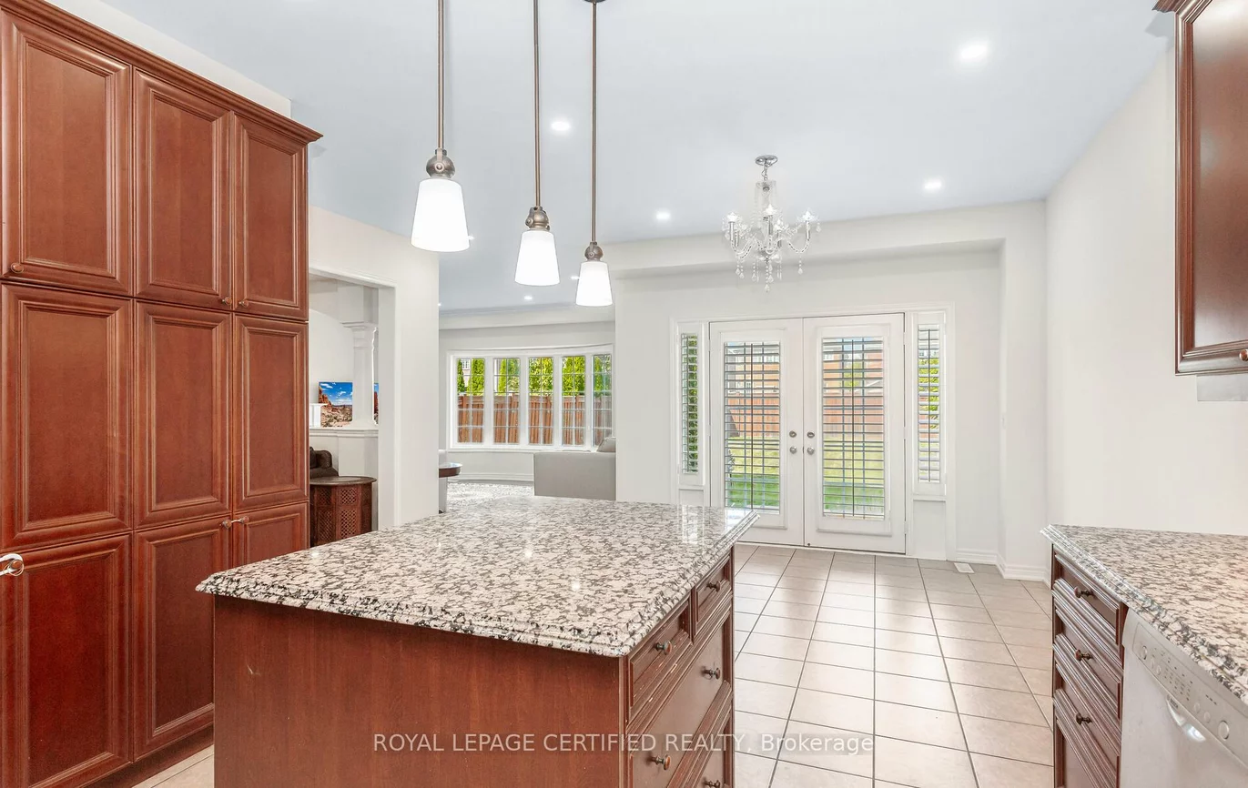 3327, Erin Centre, Churchill Meadows, Mississauga