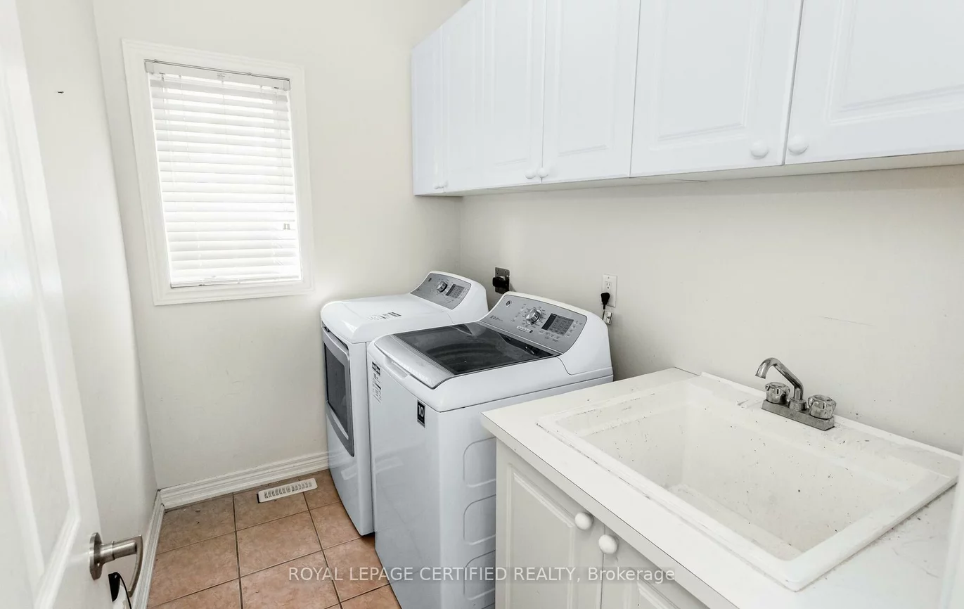 3327, Erin Centre, Churchill Meadows, Mississauga