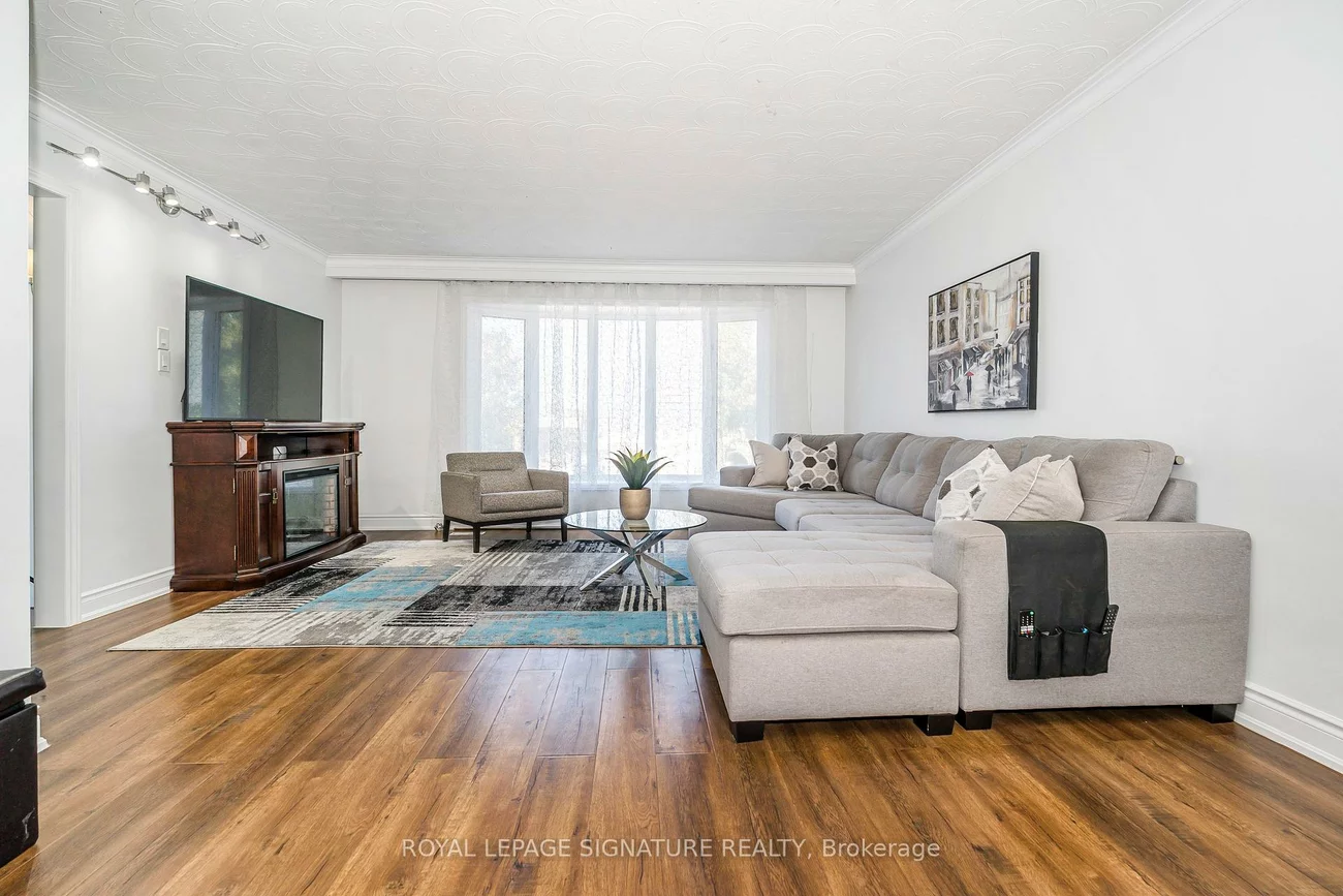 3562, Laddie, Malton, Mississauga