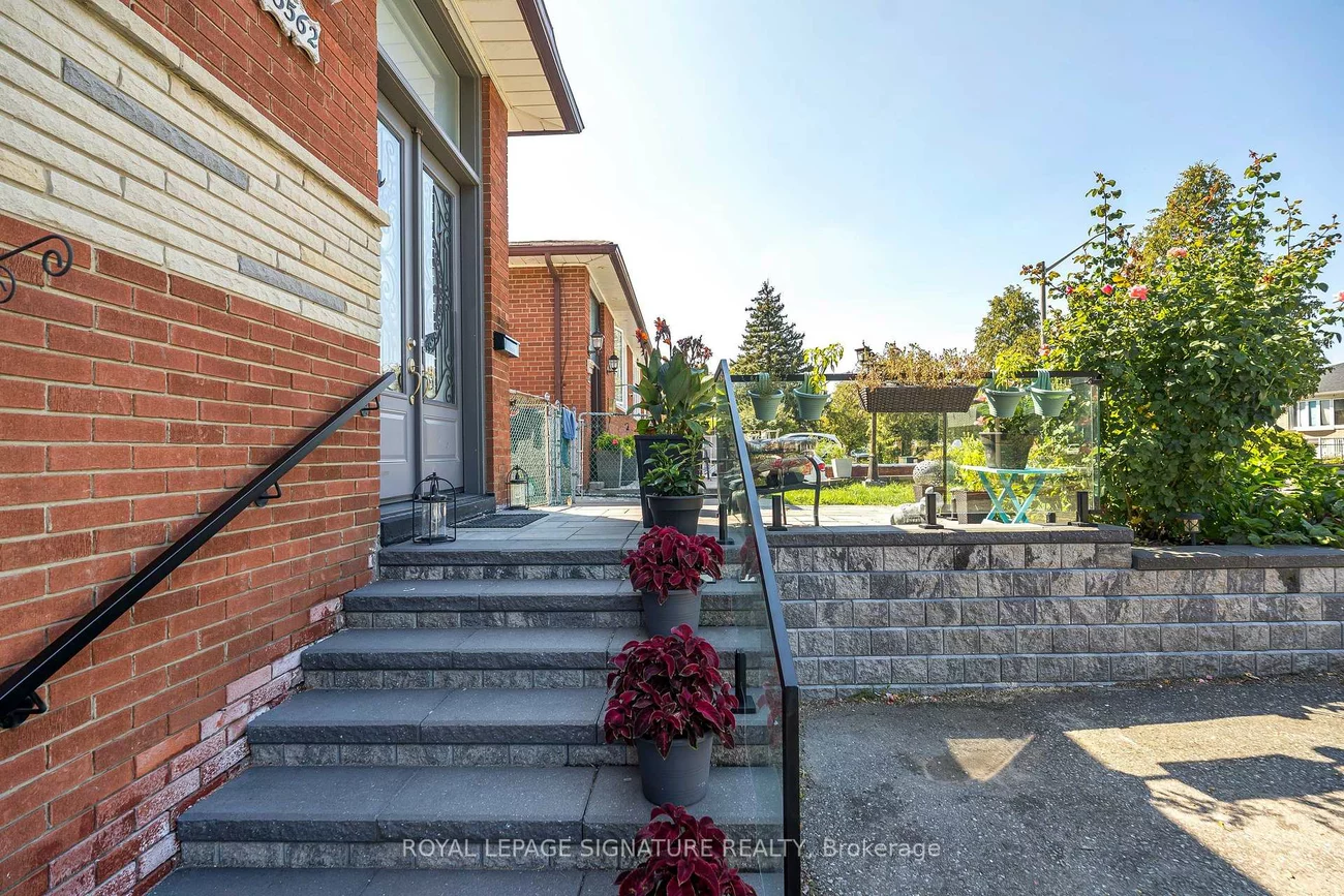 3562, Laddie, Malton, Mississauga