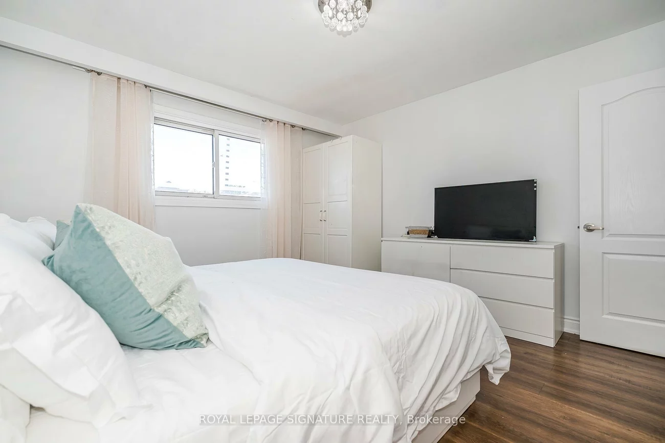 3562, Laddie, Malton, Mississauga
