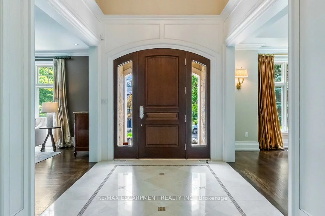 1229, Minaki, Mineola, Mississauga