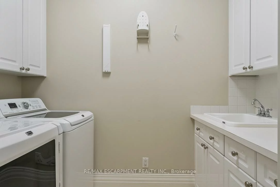 1229, Minaki, Mineola, Mississauga