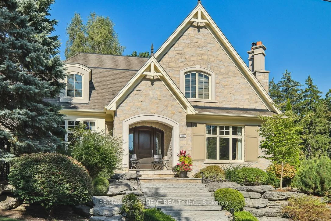 1229, Minaki, Mineola, Mississauga