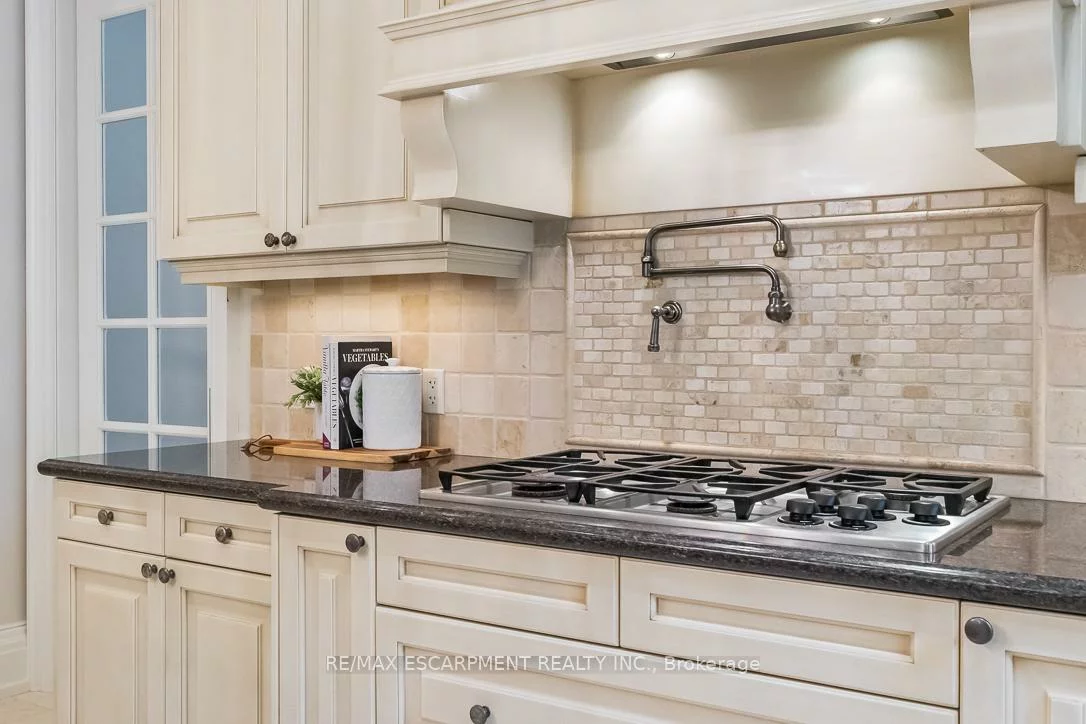 1229, Minaki, Mineola, Mississauga