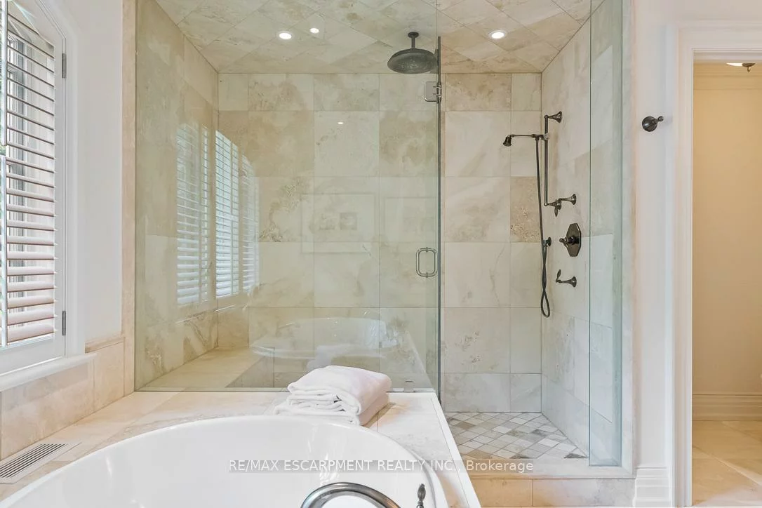 1229, Minaki, Mineola, Mississauga