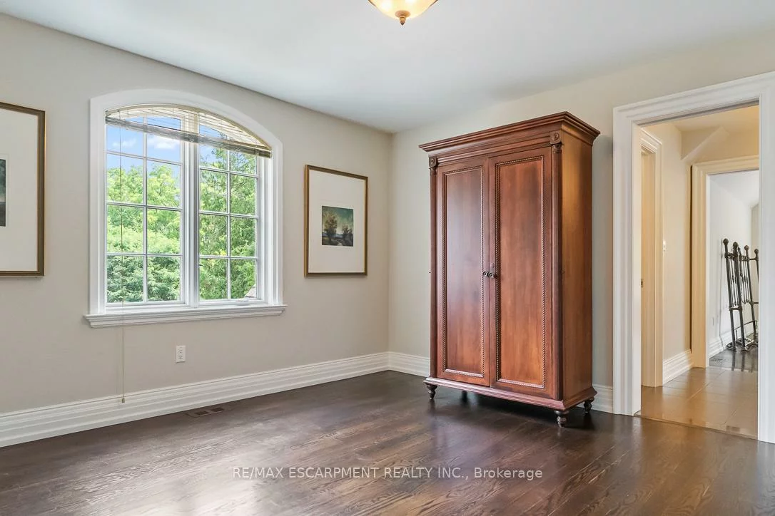 1229, Minaki, Mineola, Mississauga