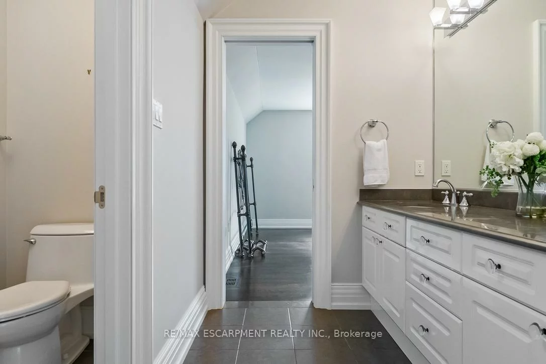 1229, Minaki, Mineola, Mississauga