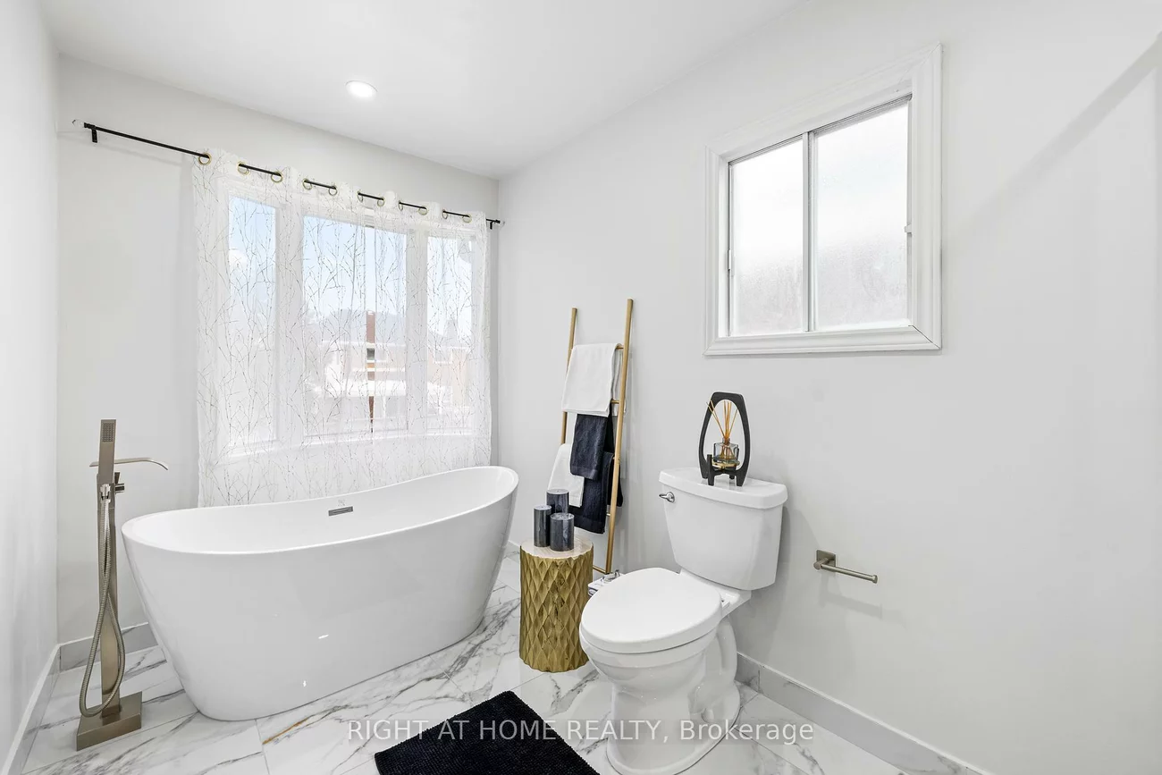 4469, Idlewilde, Central Erin Mills, Mississauga