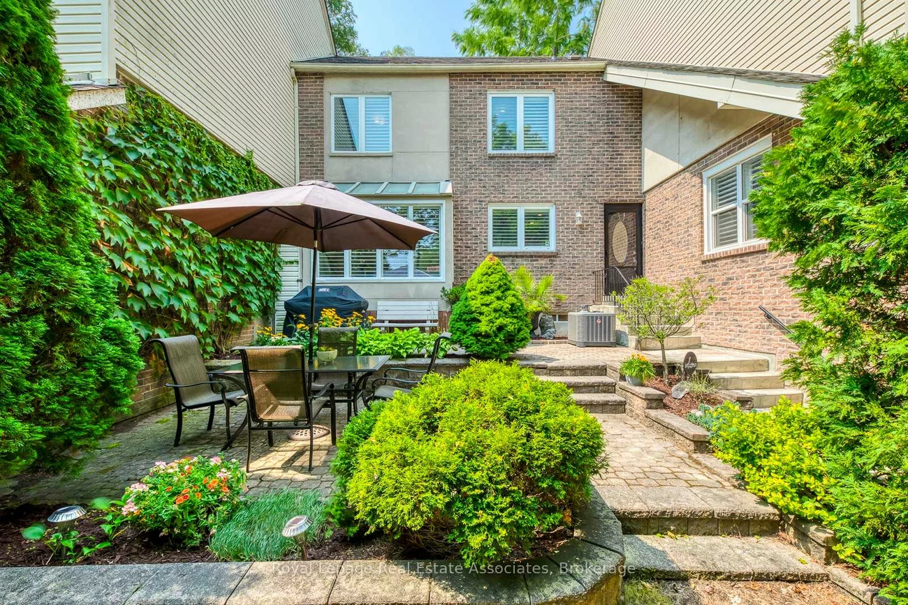 1192, Kos, Lorne Park, Mississauga