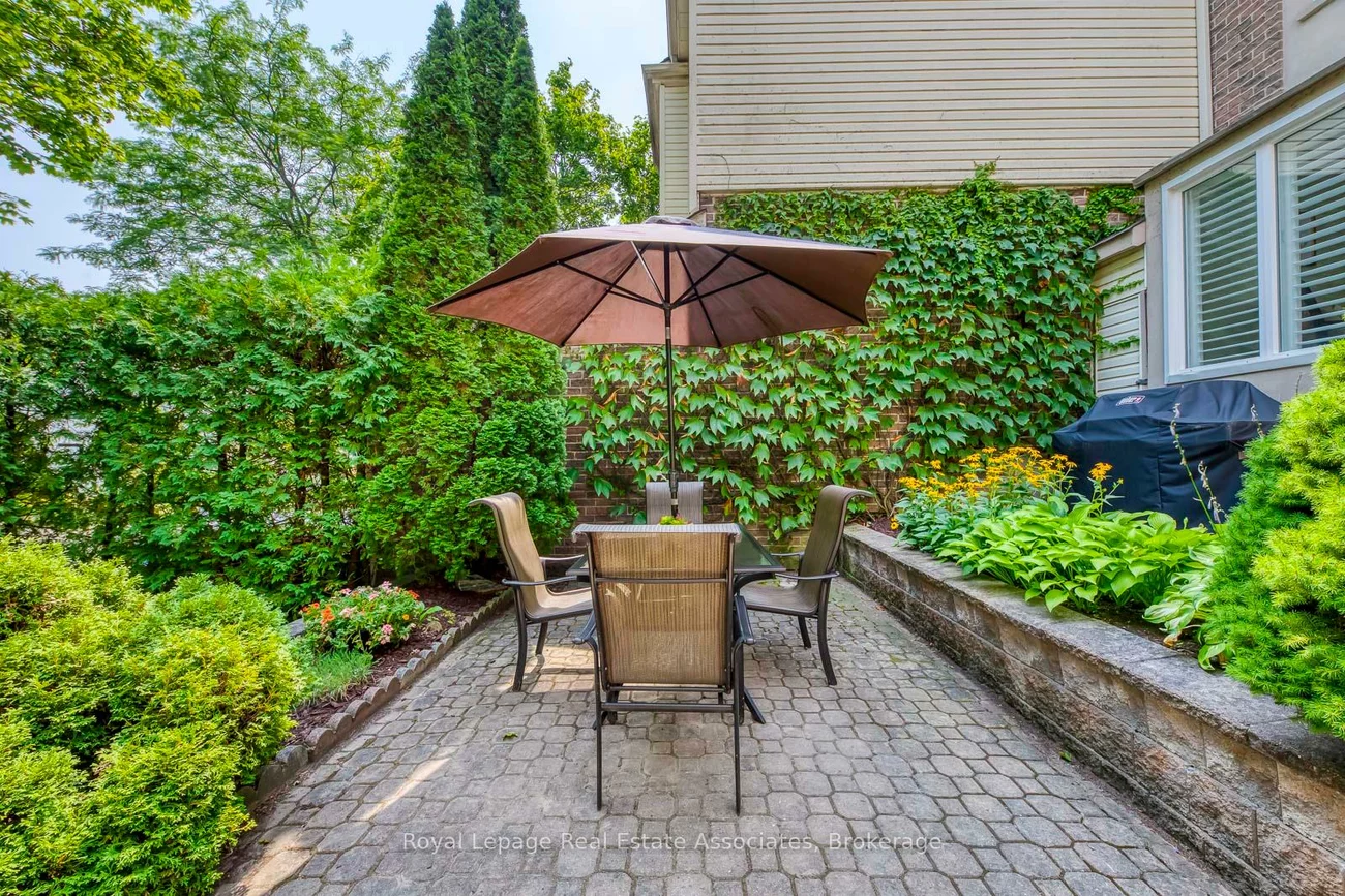 1192, Kos, Lorne Park, Mississauga