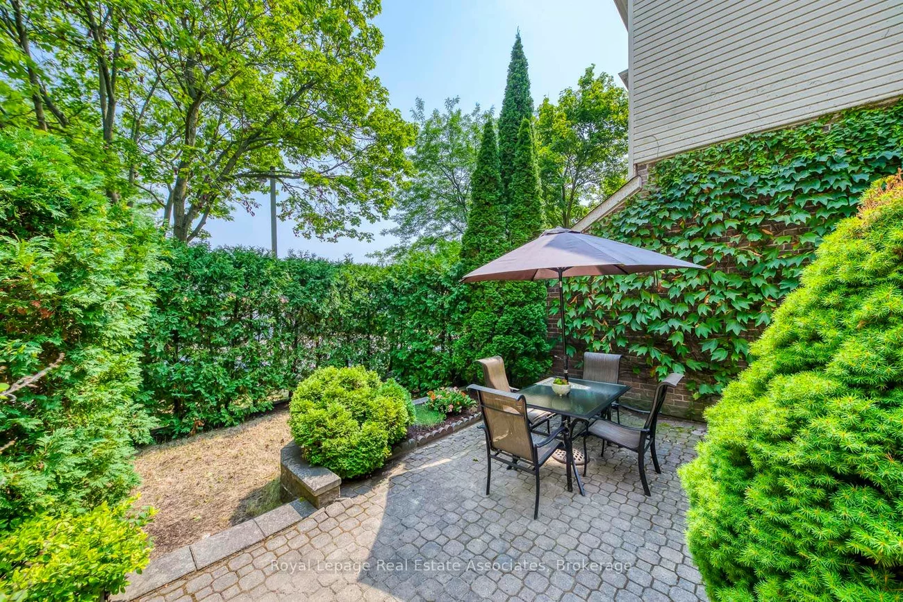 1192, Kos, Lorne Park, Mississauga