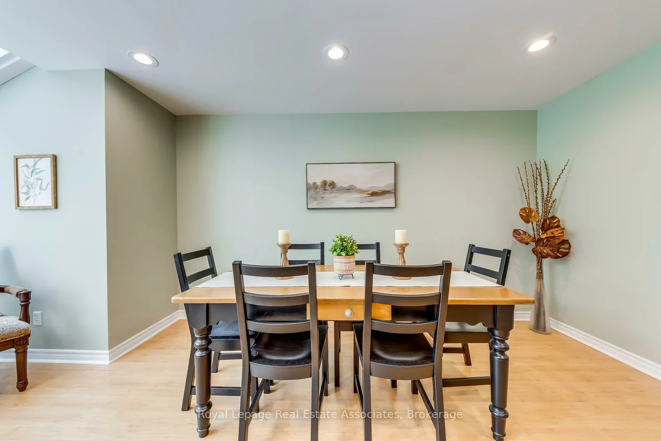 1192, Kos, Lorne Park, Mississauga