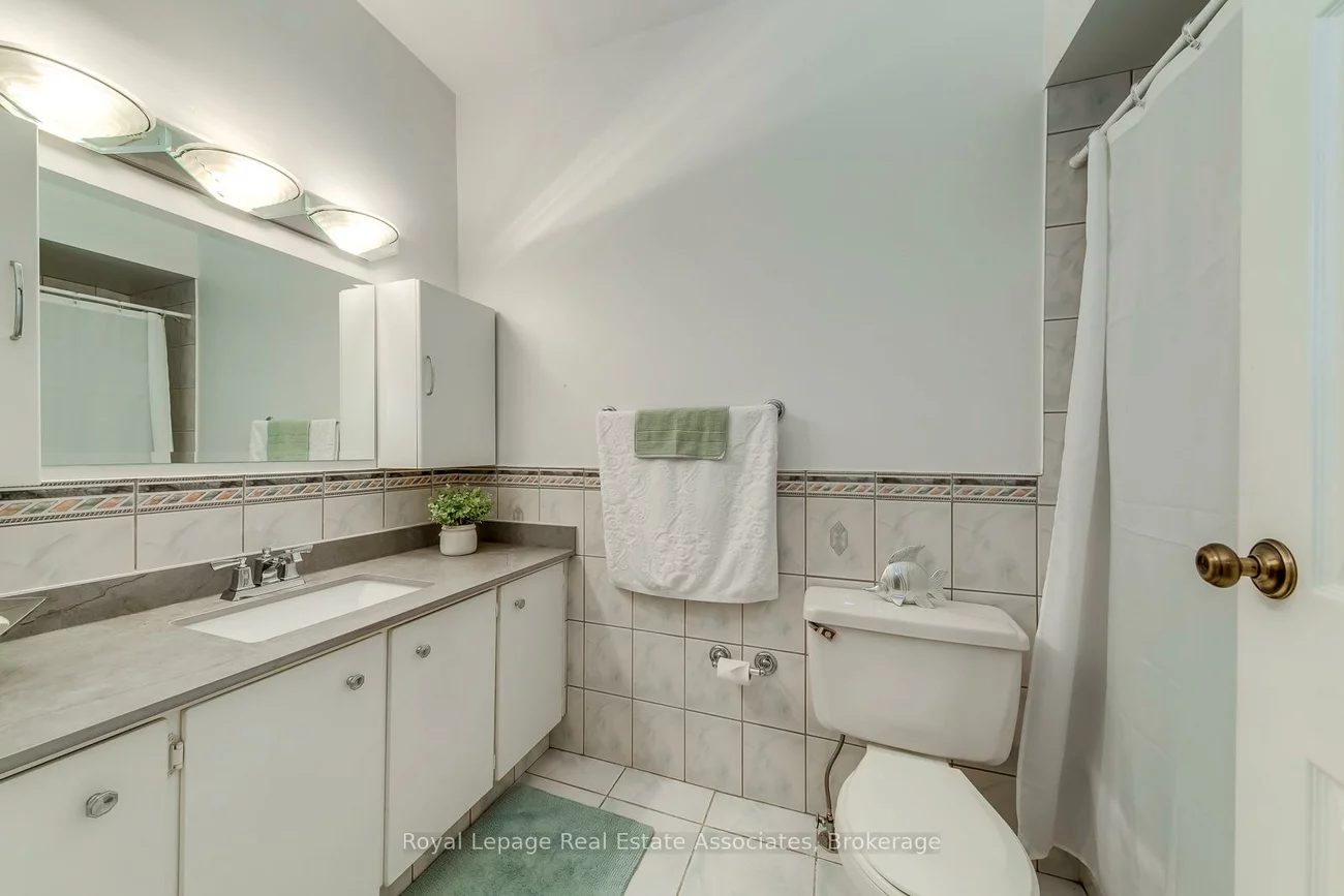 1192, Kos, Lorne Park, Mississauga