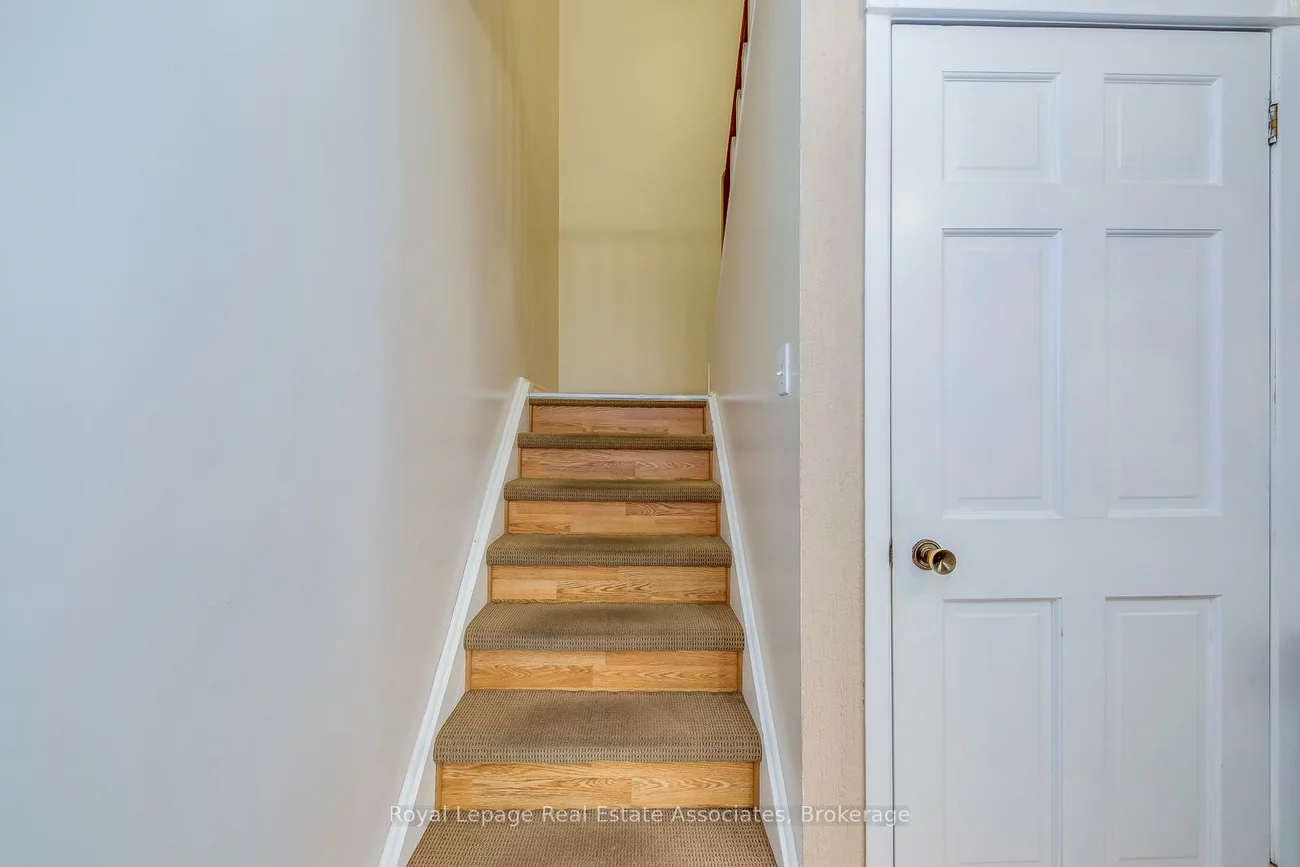 1192, Kos, Lorne Park, Mississauga
