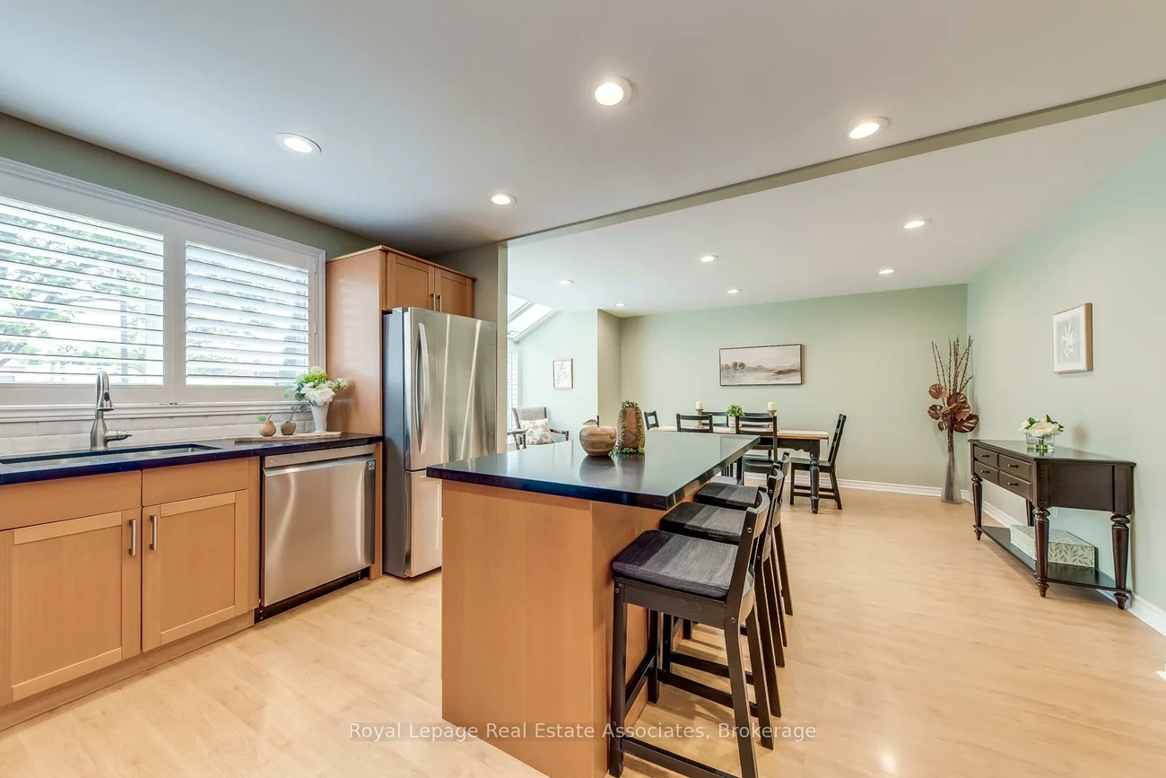 1192, Kos, Lorne Park, Mississauga