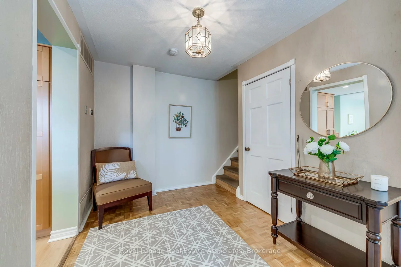 1192, Kos, Lorne Park, Mississauga