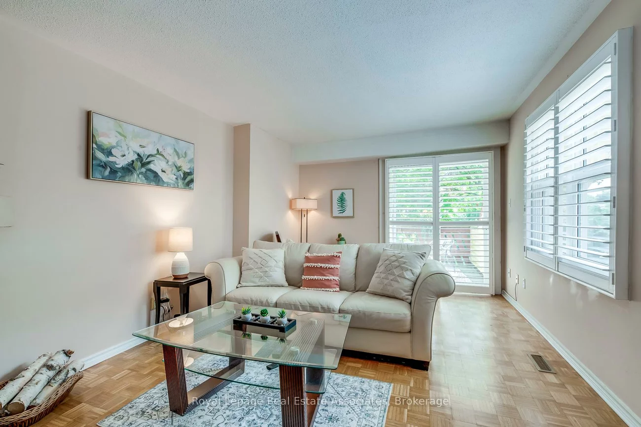 1192, Kos, Lorne Park, Mississauga