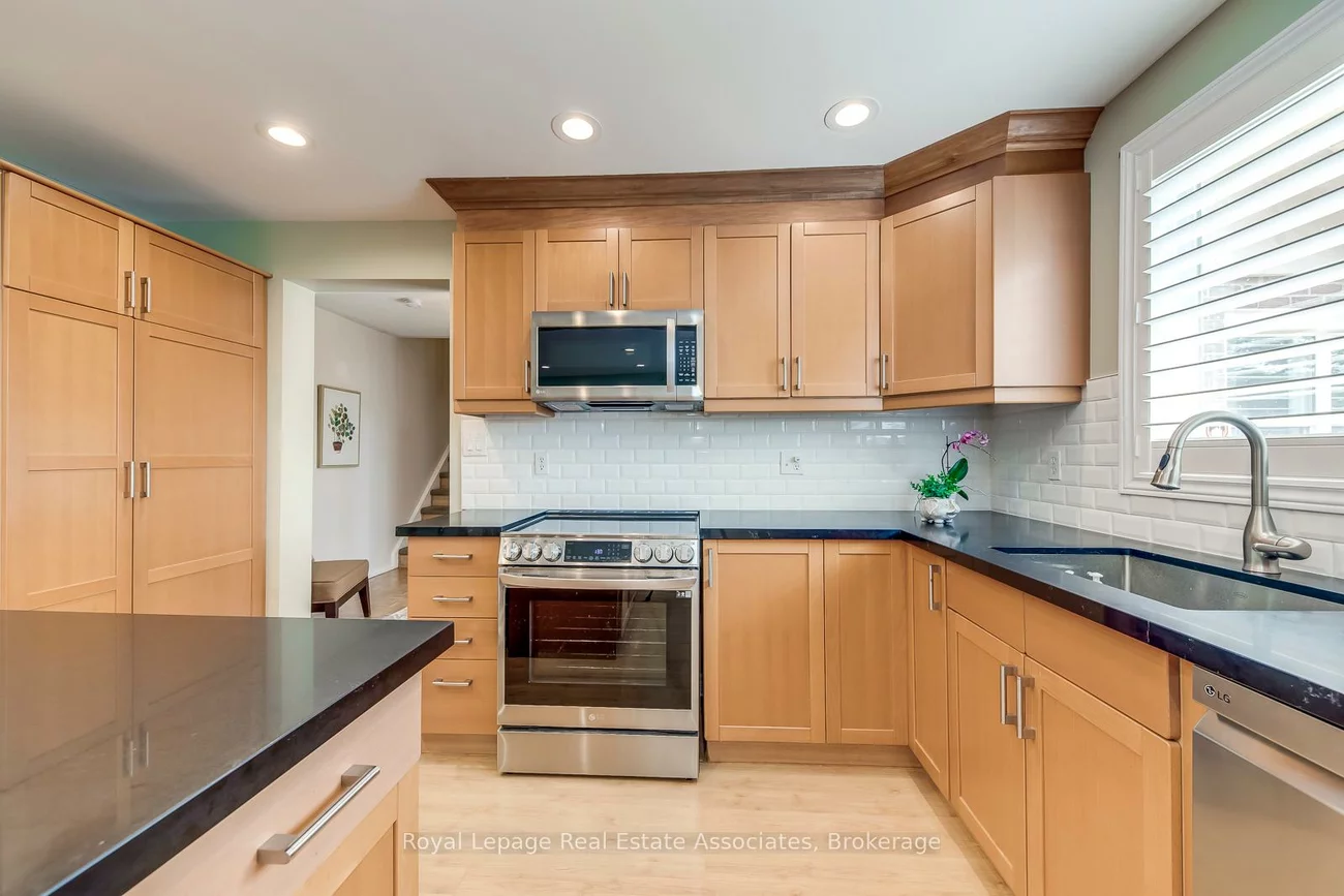 1192, Kos, Lorne Park, Mississauga