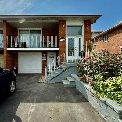 7296, Sigsbee, Malton, Mississauga