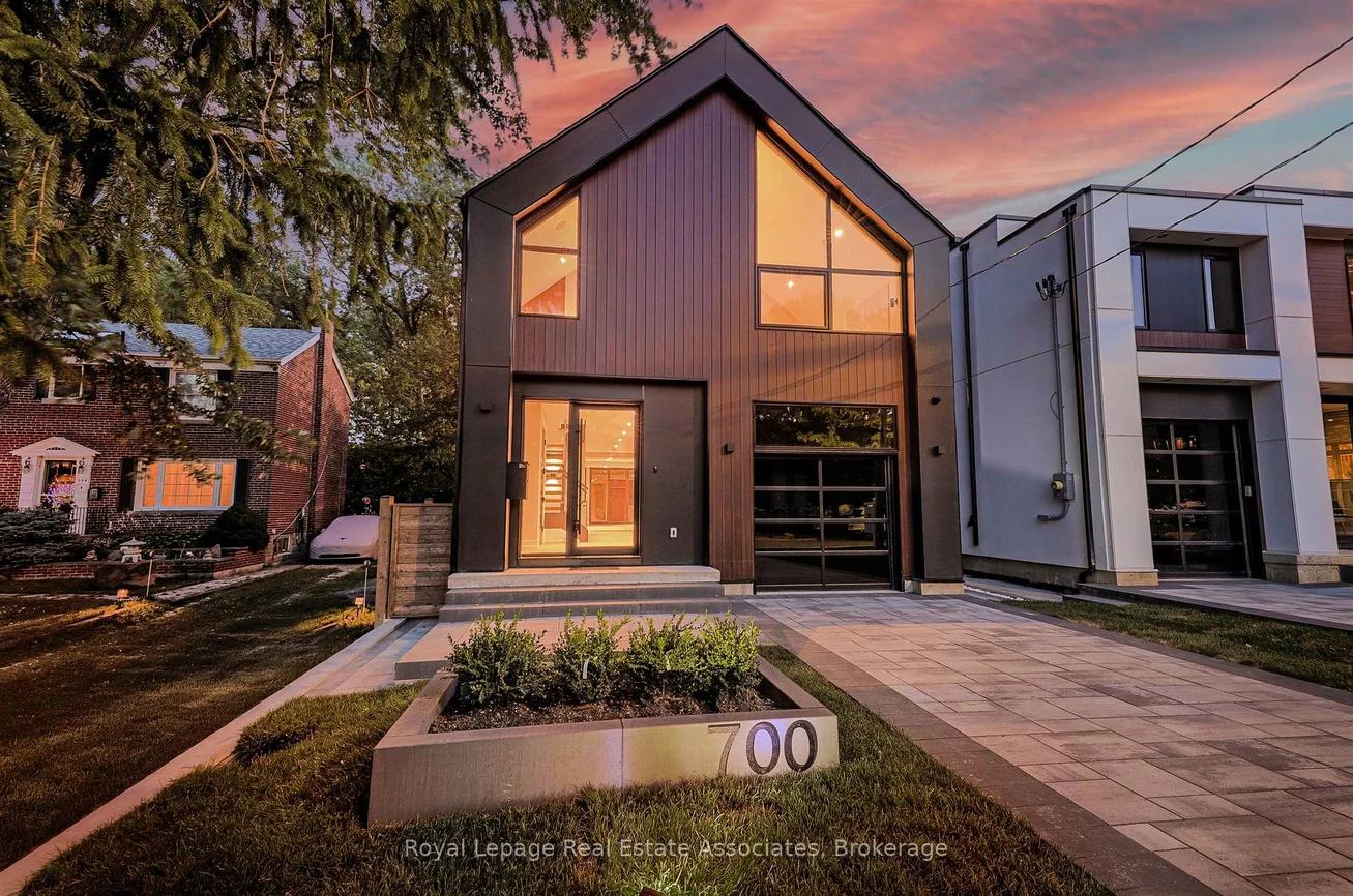 700, Montbeck, Lakeview, Mississauga