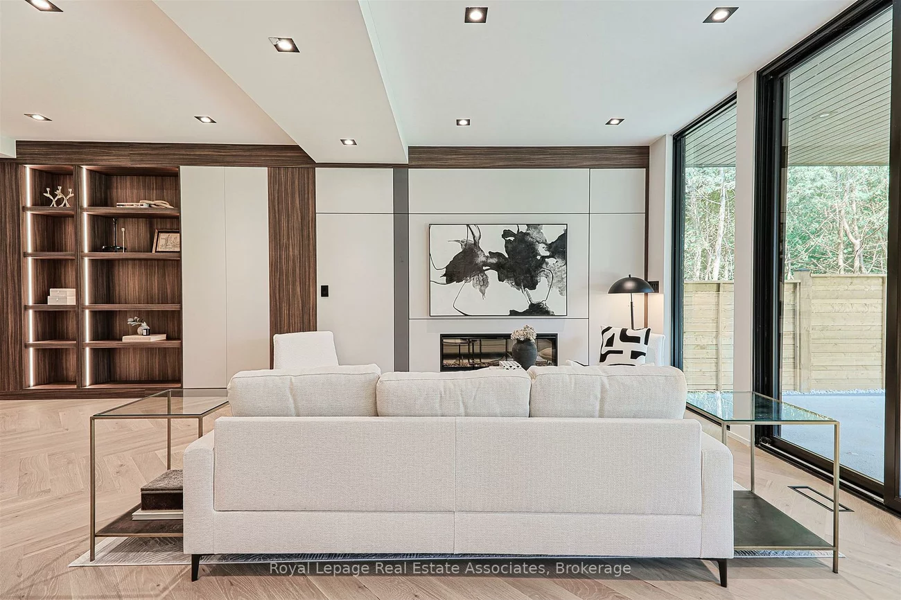 700, Montbeck, Lakeview, Mississauga