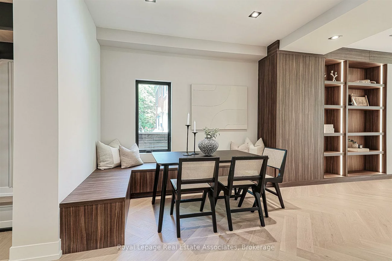 700, Montbeck, Lakeview, Mississauga