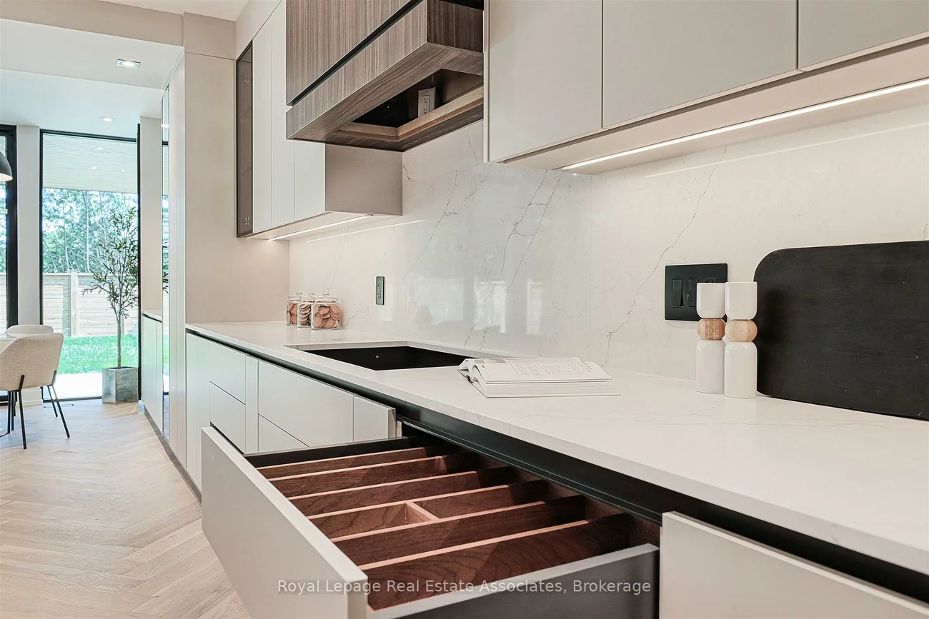 700, Montbeck, Lakeview, Mississauga
