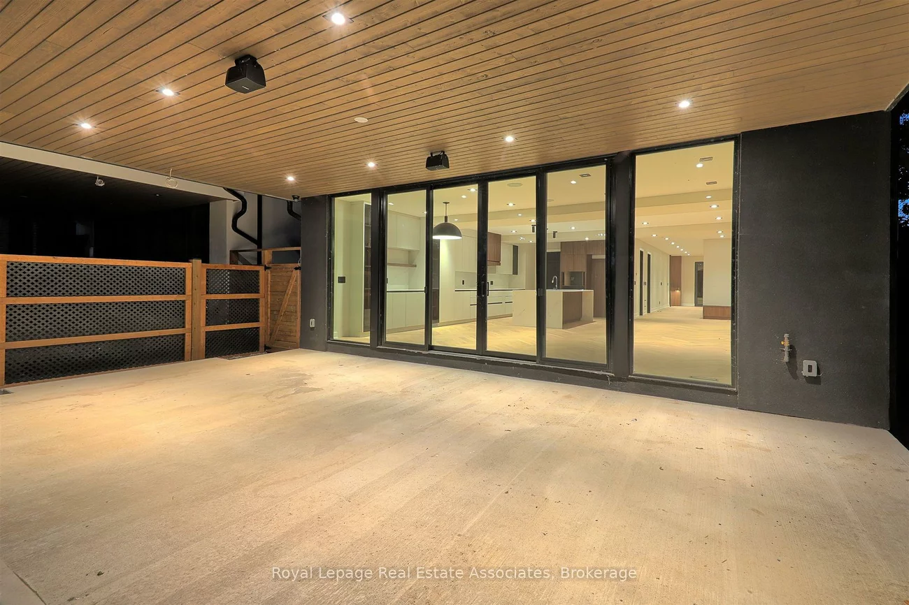 700, Montbeck, Lakeview, Mississauga