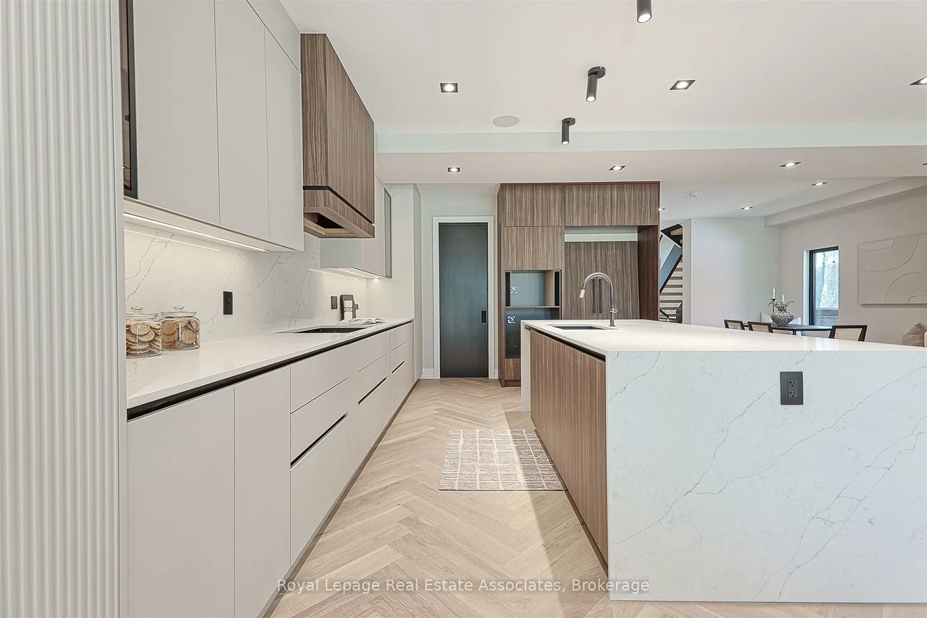 700, Montbeck, Lakeview, Mississauga