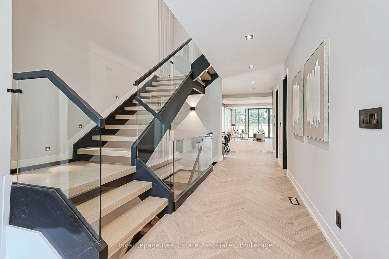 700, Montbeck, Lakeview, Mississauga
