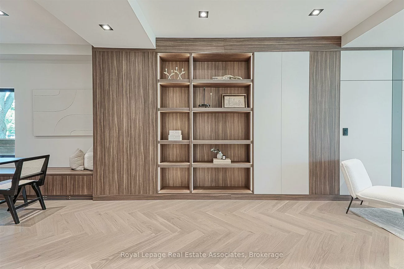 700, Montbeck, Lakeview, Mississauga