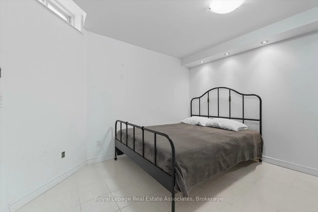 443, Stonetree, Cooksville, Mississauga