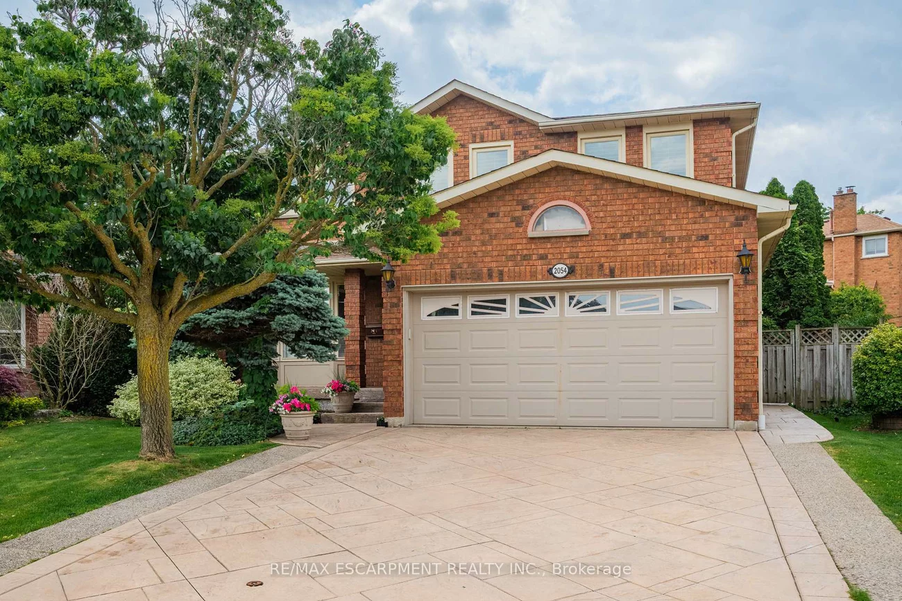2054, Teeside, Central Erin Mills, Mississauga