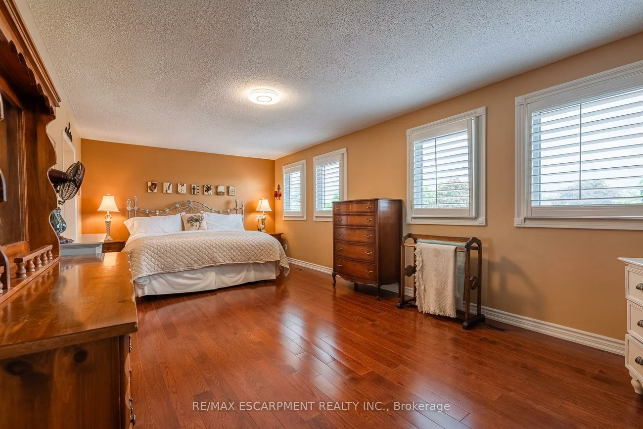 2054, Teeside, Central Erin Mills, Mississauga
