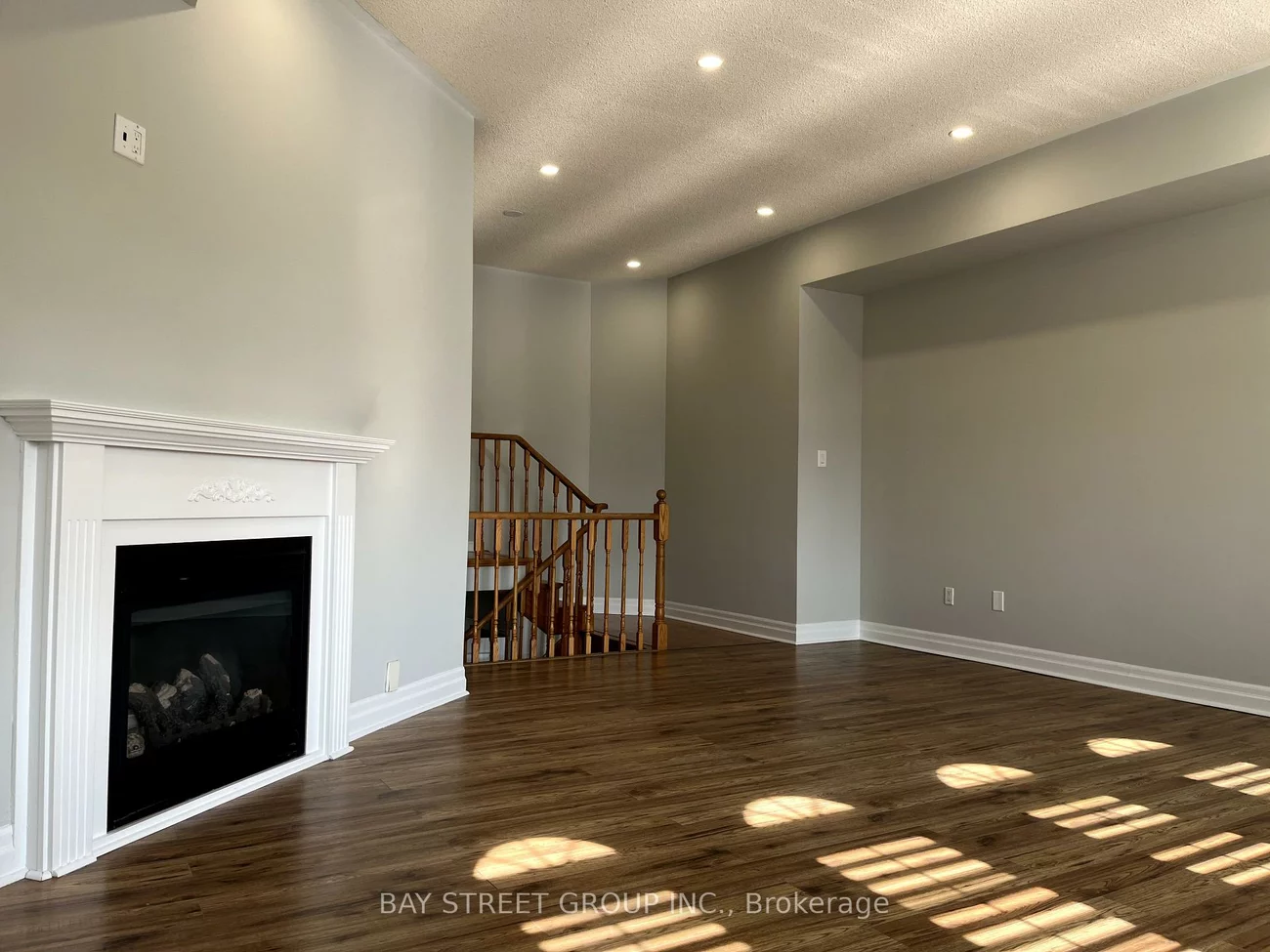 2517, Dinning, Central Erin Mills, Mississauga