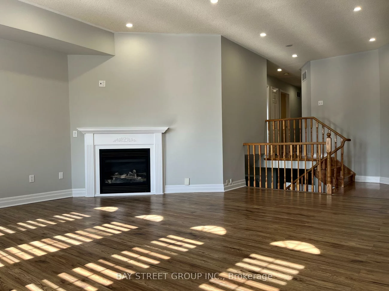 2517, Dinning, Central Erin Mills, Mississauga