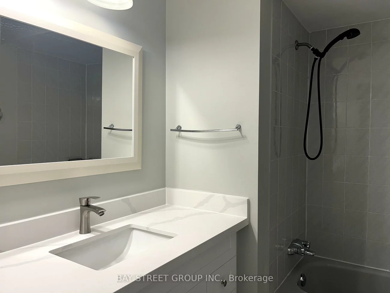 2517, Dinning, Central Erin Mills, Mississauga
