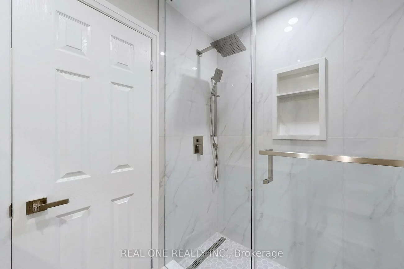 1417, Daniel Creek, East Credit, Mississauga