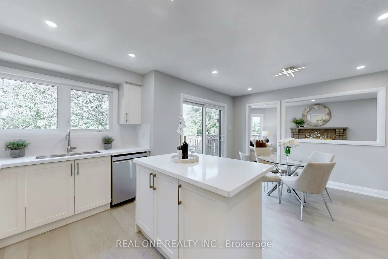 1417, Daniel Creek, East Credit, Mississauga