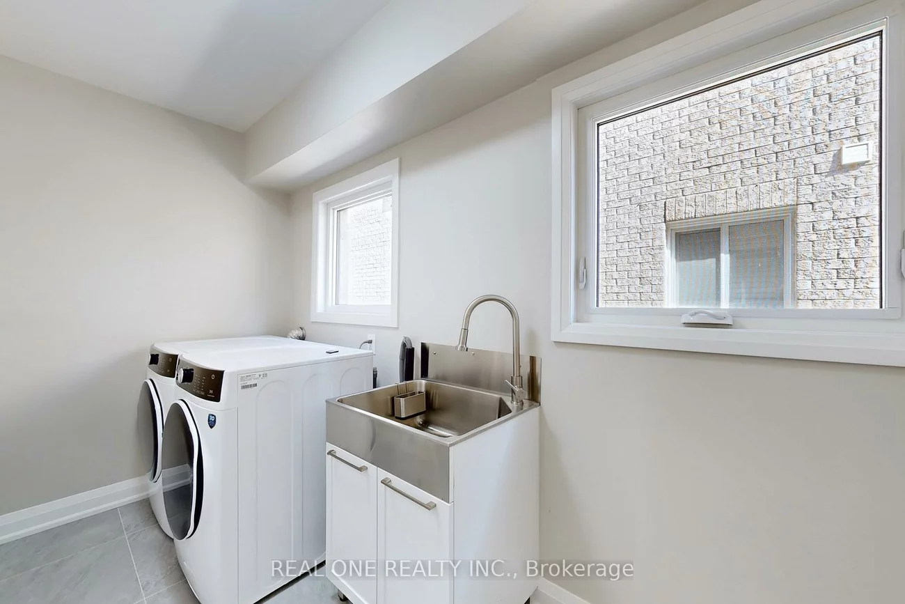 1417, Daniel Creek, East Credit, Mississauga
