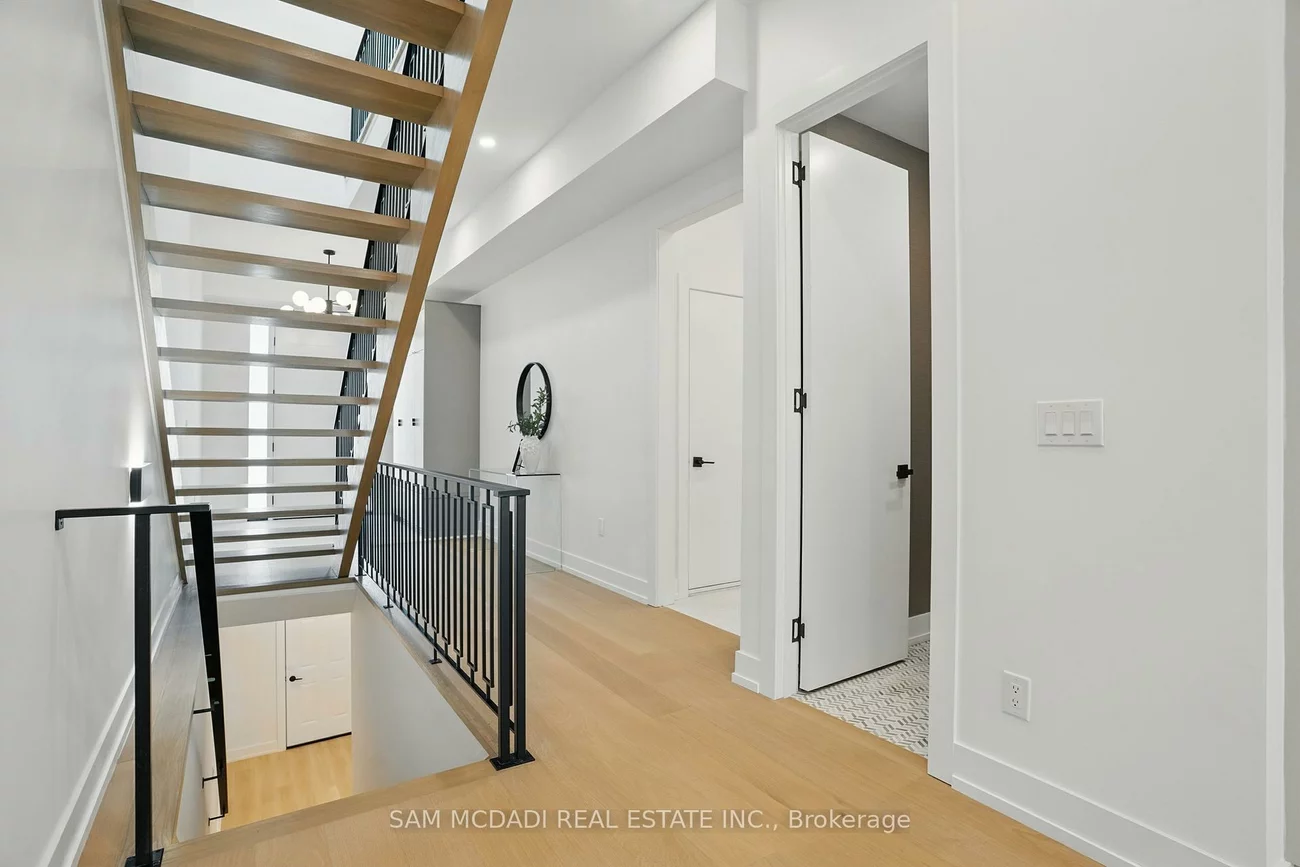 1039, Caven, Lakeview, Mississauga