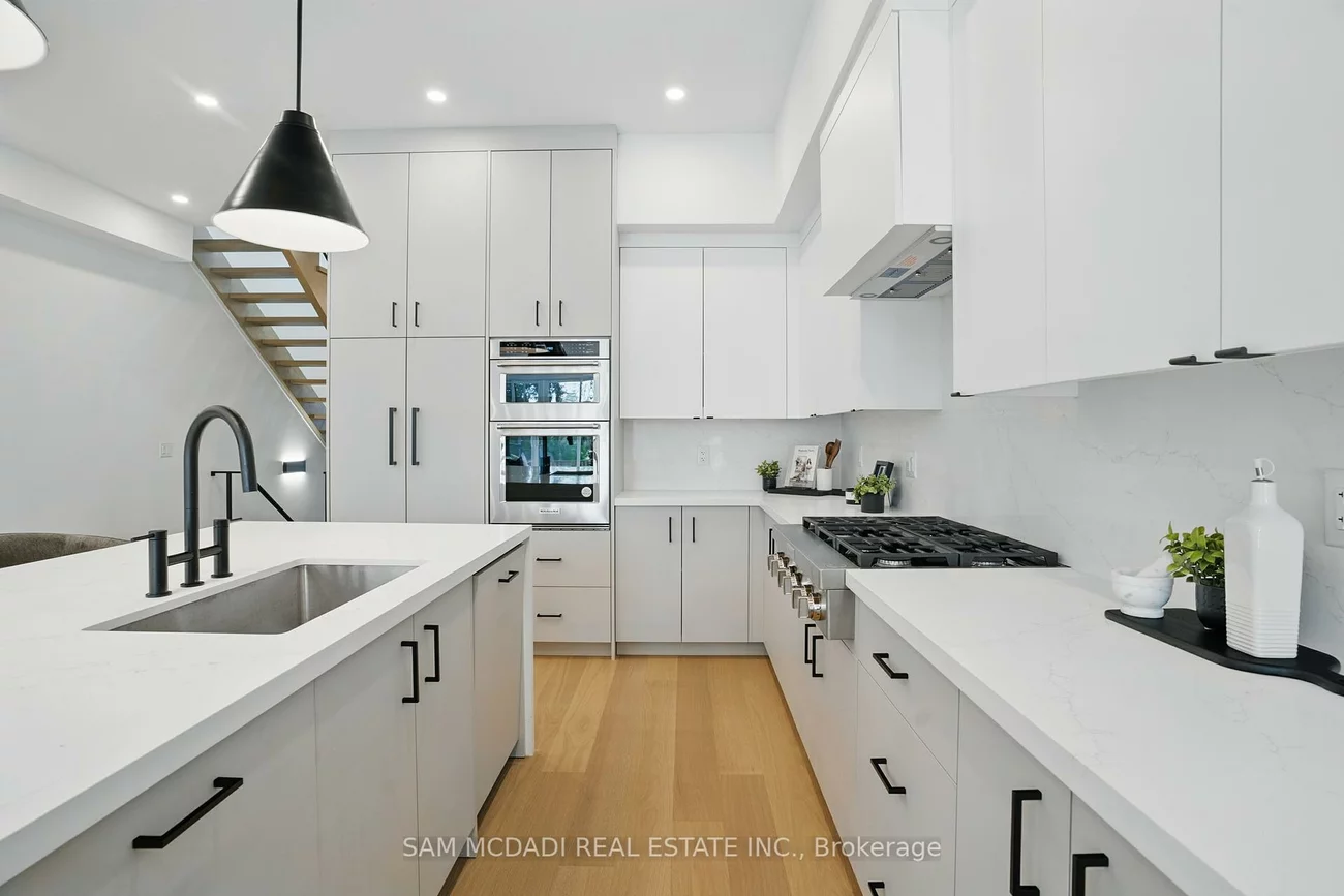 1039, Caven, Lakeview, Mississauga