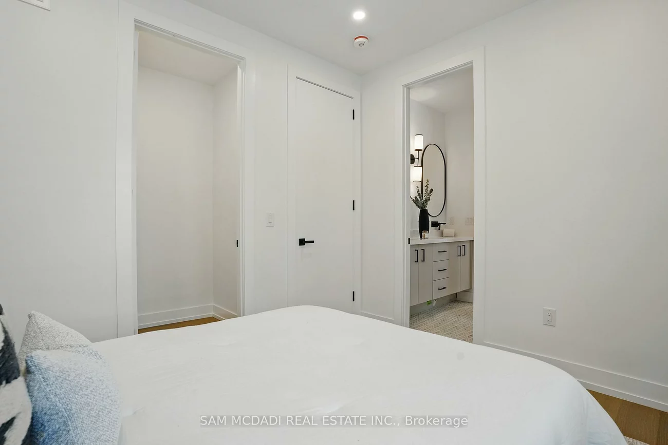 1039, Caven, Lakeview, Mississauga