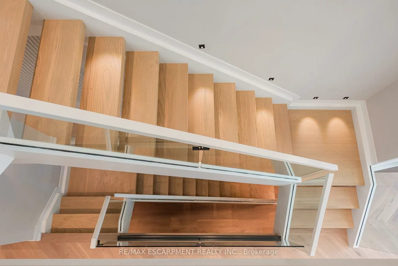 696, Montbeck, Lakeview, Mississauga