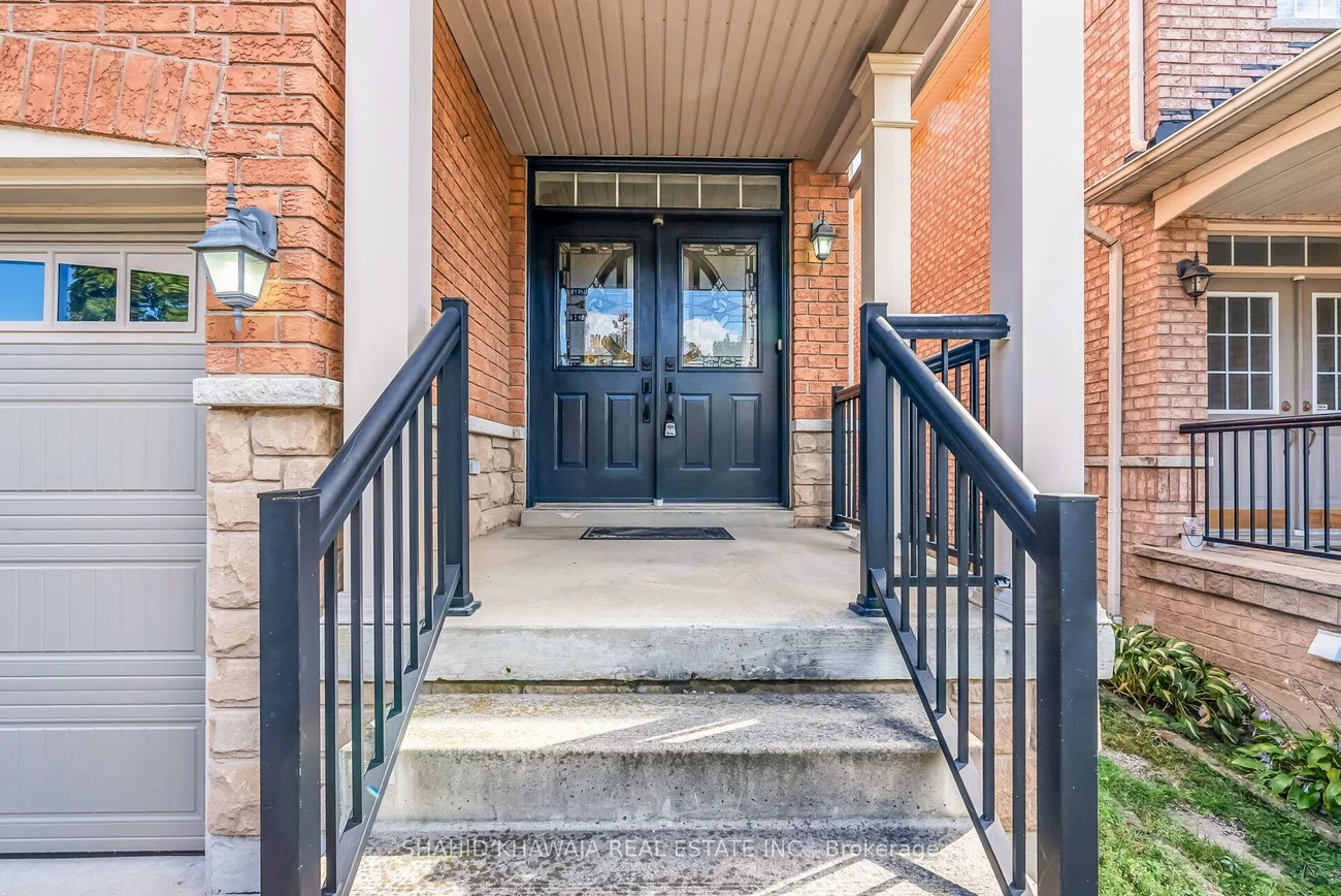 1546, Portsmouth, East Credit, Mississauga