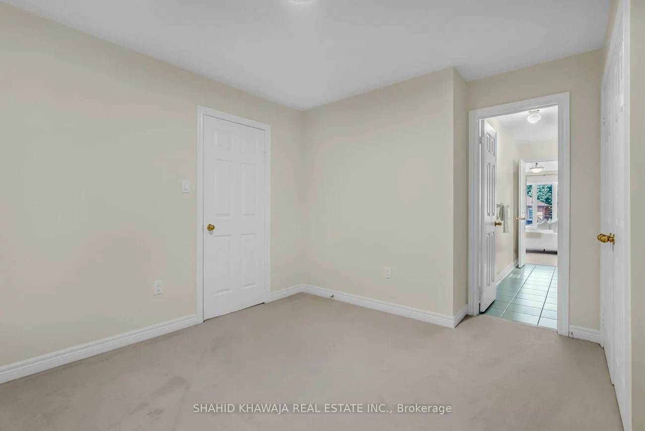 1546, Portsmouth, East Credit, Mississauga