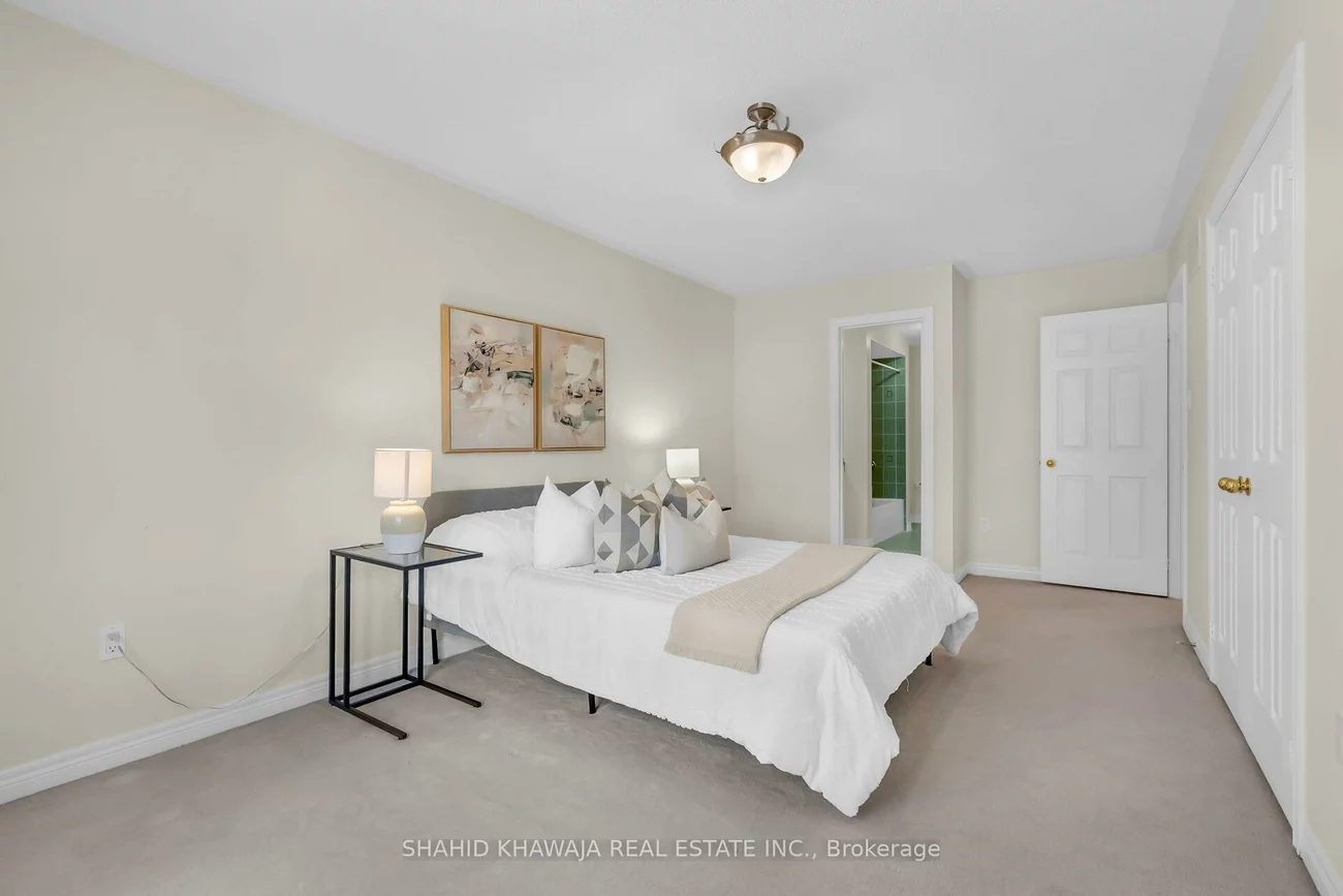 1546, Portsmouth, East Credit, Mississauga