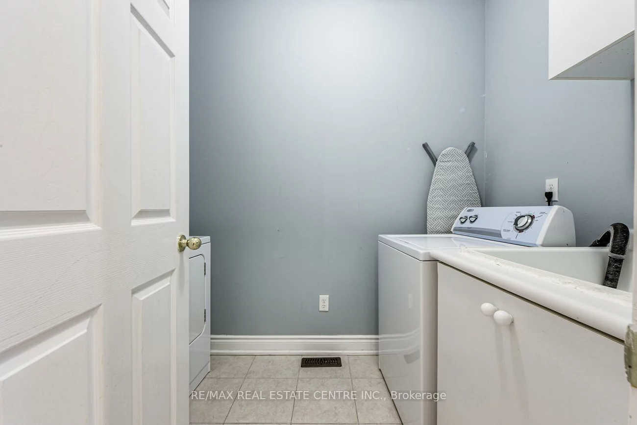 3950, Burdette, Churchill Meadows, Mississauga