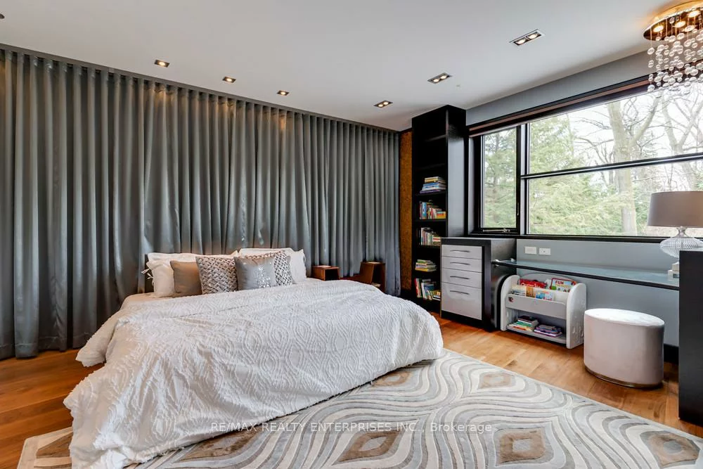 123, Kenollie, Mineola, Mississauga